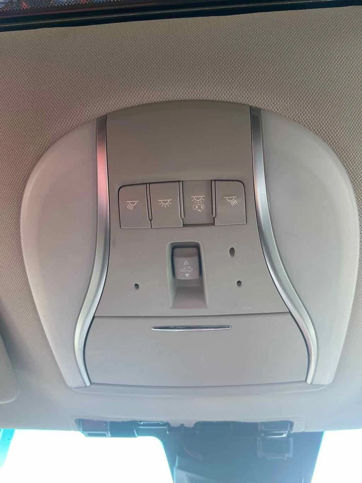 Used Front Upper Center Console fits: 2012 Infiniti M37 roof w/o navigation syst — 第 1/4 张图片