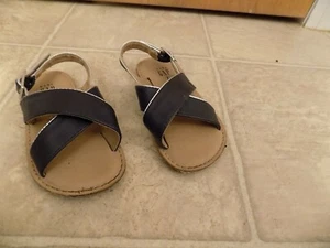 Baby GAP Girls TG Cross Sandals Size 7 - Picture 1 of 2