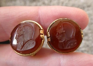 Pendientes vintage de metal dorado soldado romano camafeo cornalina atornillado 5,7 g - Imagen 1 de 11