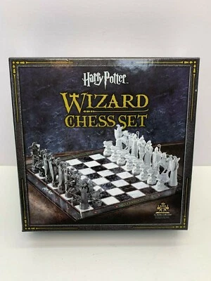 Harry Potter Wizard Chess Set - The Noble Collection - Image 1 of 4