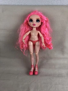 Rainbow High Priscilla Perez bambola nuda con scarpe tacco capelli rosa bella - Foto 1 di 5