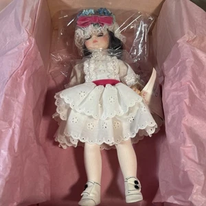 Madame Alexander Puppe Degas Girl 1575 Sammlerpuppe mit Karton  - Bild 1 von 4