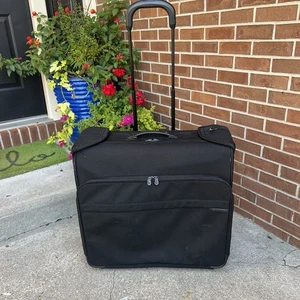 Briggs & Riley Baseline Deluxe Wardrobe Suitcase Garment Suit Bag Wheeled Exec - Picture 1 of 19