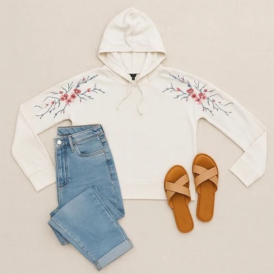 Sudadera con capucha Rue21 floral bordada Foto 1 de 4