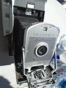 Fotocamera Polaroid 1957 fotocamera terrestre pieghevole modello 150 - Foto 1 di 15
