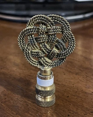 Lámpara de nudo tejida de metal latón tono dorado nueva de segunda mano Foto 1 de 3