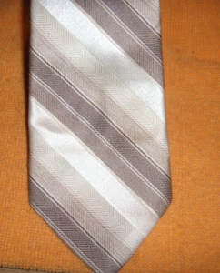 CORBATA HOMBRE ROYAL KNIGHTS 54"X3" MARRÓN Y TOSTADO Y RAYAS BLANCAS SHINNEY - Imagen 1 de 1