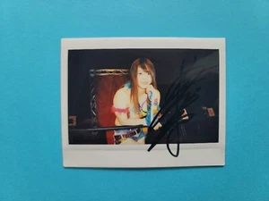 Stardom Cheki Mayu Iwatani Women's Pro Wrestling Autograph Signed Polaroid Photo - Picture 1 of 2
