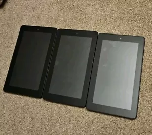 Amazon Kindle Fire 7 8gb WiFi 5th Generation SV98LN ×3 Bundle Parts Or Repair - Picture 1 of 8