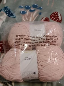 Big Twist Baby Bear Yarn - Picture 1 of 4