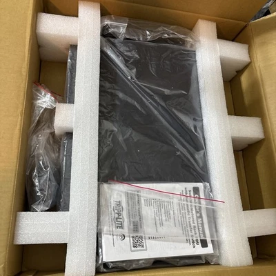 Tripp-Lite PDUMH15HVAT 2.4kW Single-Phase Metered Automatic Transfer Switch PDU - Image 1 of 2