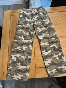 New Look Girls' Camouflage Cargo Trousers Size 11 - Picture 1 of 6