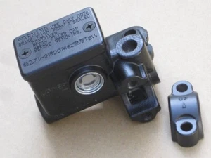 Yamaha TZ50 DT125R YP250 Genuine Front Brake Master Cylinder 5CG-2583T-12 NOS - Picture 1 of 9