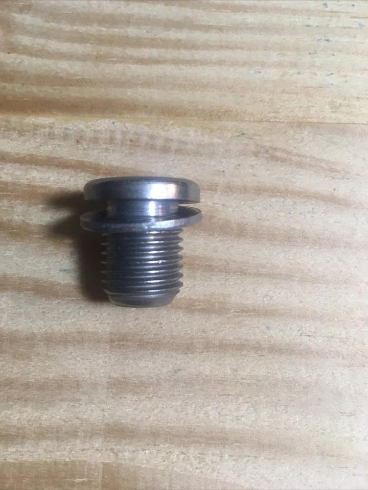 NUEVO Perno de tapón de drenaje de acero para cárter de aceite del motor con junta para VW Audi Volkswagen Foto 1 de 4