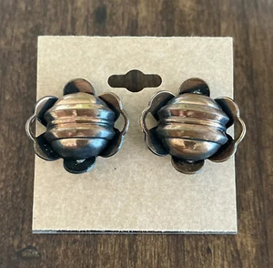 Beautiful Vintage Copper Flower Clip On Earrings - Picture 1 of 4