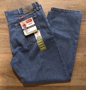 Wrangler Regular Fit Menโs Jeans Blue 5 Star Premium Denim Size 42 X 29 NWT ๐๐ - Picture 1 of 7