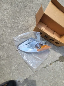  00-02 Mazda 626 Corner Park Light Turn Signal Marker Lamp Left Driver Side used - Picture 1 of 7