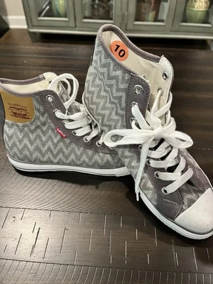 Zapatos de gimnasio tenis para mujer Levi’s grises con estampado en zigzag talla 10 Foto 1 de 4
