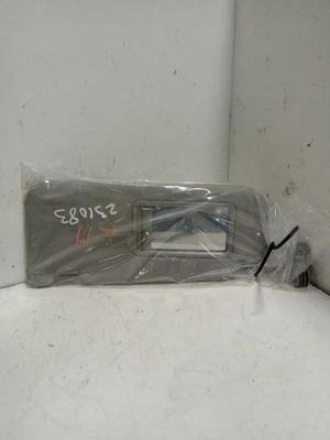 Driver Sun Visor Illumination Without Sunroof Fits 12-17 RIO 714103 - Image 1 of 4