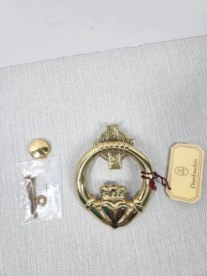 Golpeador de puerta de latón macizo D&G Claddagh espalda cruzada celta España  Foto 1 de 4
