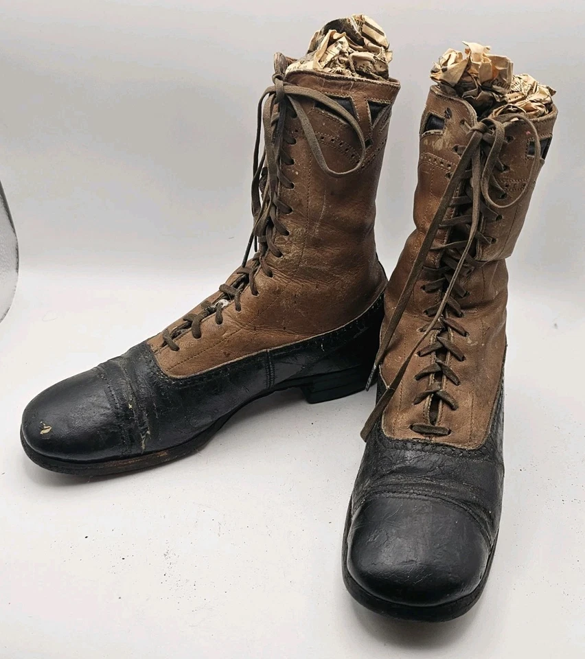 Botas victorianas antiguas de cuero para mujer 8,25 pulgadas de largo 7 pulgadas de alto dos tonos Foto 1 de 4