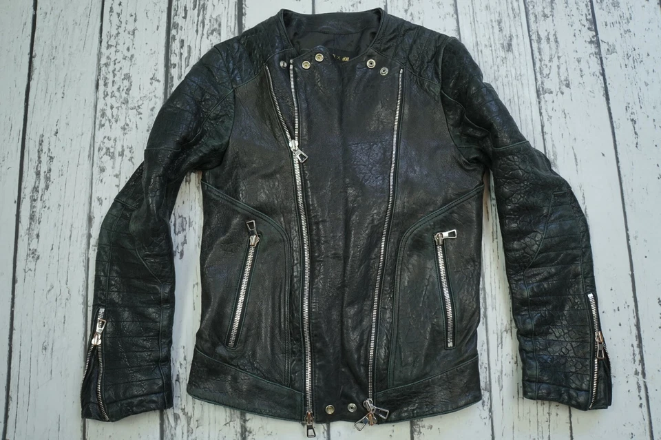 Chaqueta de cuero de motociclista BALMAIN x H&M negra granulada acolchada con cremalleras EUR 46 Foto 1 de 4