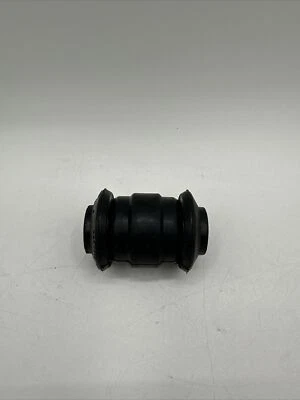 Buje de brazo de control inferior delantero Moog K200255 para Jeep Compass, Patriot 2007-2014 Foto 1 de 4