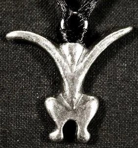 Rituals pendant - Changes (Guy Jumping Up) - Picture 1 of 2