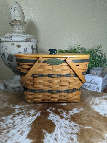 Longberger Traditions Collection Fellowship Basket 1997 Edition Vintage Cover
