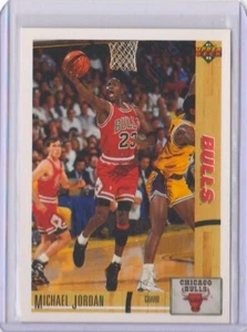 1991-92 UPPER DECK BASKETBALL MICHAEL JORDAN 44 BULLS - Picture 1 of 2