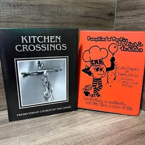 2 Church Fundraiser Cookbooks Kitchen Crossings Pumpkin Parties 3 Ring Binders - Imagen 1 de 14