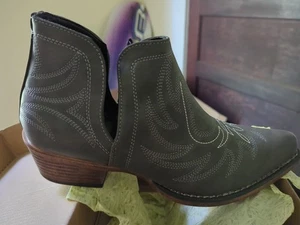 Roper Women's Ava Distressed Black Snip Toe Cowboy Bootie Style 2115671089 Sz 10 - Picture 1 of 7