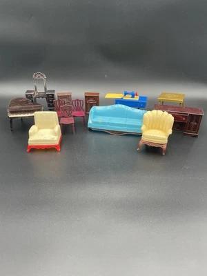 1950s Renwal & Plasco Dollhouse Furniture 13 items - Image 1 of 4