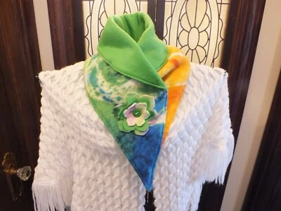 Nuevo Bufanda Hecho a Mano Multi Verde Hecho a Mano Flor 36x6" Vellón Suave Foto 1 de 2