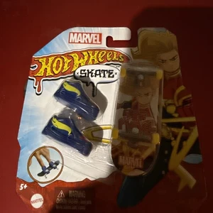 Hot Wheels Skate Captain Marvel Fingerboard & Schuhe Mattel 2022 - Brandneu - Bild 1 von 2