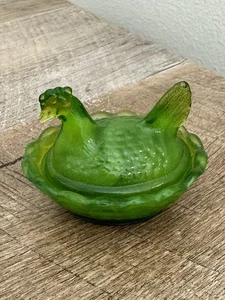 Boyd Miniature Hen On Nest Green Glass Salt Cellar Covered 2.3” - Picture 1 of 12
