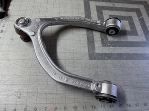 New OEM 23-24 Tesla Model Y Front Upper Control Arm RIGHT RH 1288326-00-A - Bild 1 von 3