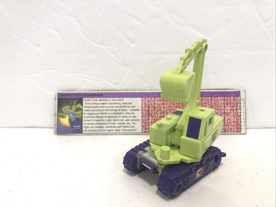 G1 SCAVENGER CONSTRUCTICON TRANSFORMERS VINTAGE 1984 TAKARA ORIGINAL - Image 1 of 4