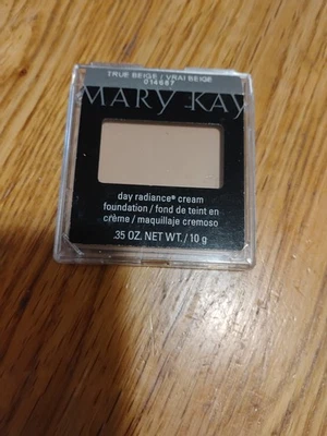 Mary Kay DAY RADIANCE CREAM Foundation TRUE BEIGE Discontinued NIB - Image 1 of 2