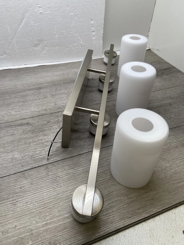 AFX  LEOV3109MBSN LEO  4 Light 31 inch Vanity Light Wall Light READ** - Image 1 of 3