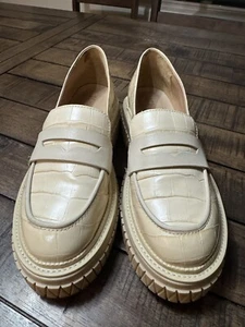 Schutz Viola Krokodil Eierschale geprägtes Leder flache Schuhe 8B - Made in Brazil! - Bild 1 von 6