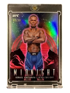 Israel Adesanya Stylebender 2024 Topps Midnight UFC #67 Twilight Refractor 82/99 - Imagen 1 de 2