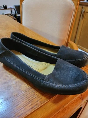 Black Leather Moccasin Style Shallow Toe Flats By Hush Puppies Sz 9.5 Immaculate - Image 1 of 4