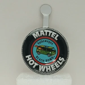 1969 Hot Wheels Redline VW Beach Bomb Green Pin Badge Button Teal Background - Picture 1 of 7