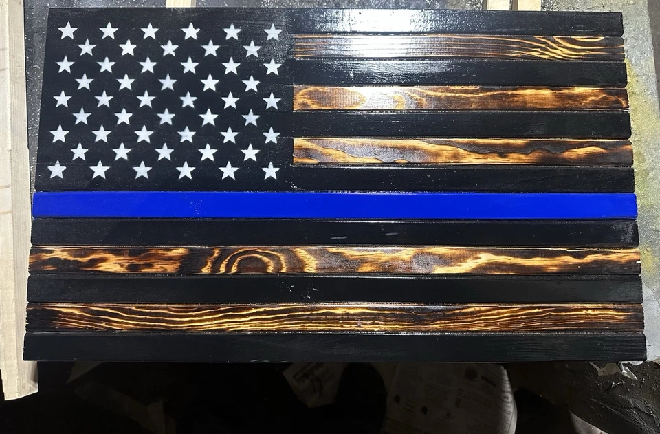 Bandera de madera delgada línea azul Foto 1 de 1