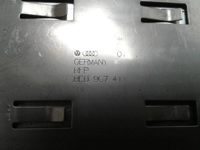 Motor Computadora ECM ECU PCM Módulo 2002-2003 AUDI A4 3.0L 8E0907411 Foto 1 de 4