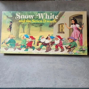 1977 SNOW WHITE & THE SEVEN DWARFS CADACO BOARD GAME - COMPLETE - Picture 1 of 10