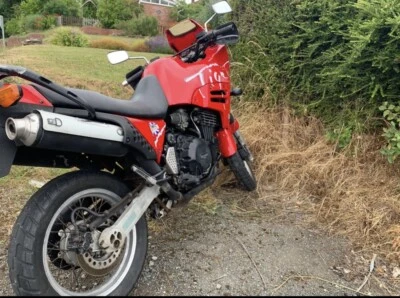 Triumph Tiger 800 - Immagine 1 di 4