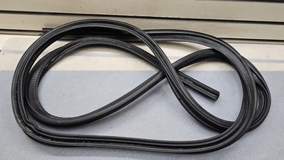 🔥1998-2002 Lincoln Town Car maletero trasero tira de goma moldura OEM Foto 1 de 4