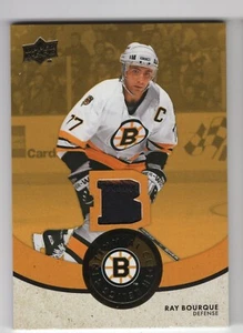 2023-24 CENTENAIRE BOSTON BRUINS RAY BOURQUE TISSU RELIQUES PATCH /49 CCR-RB 85040 - Photo 1 sur 2
